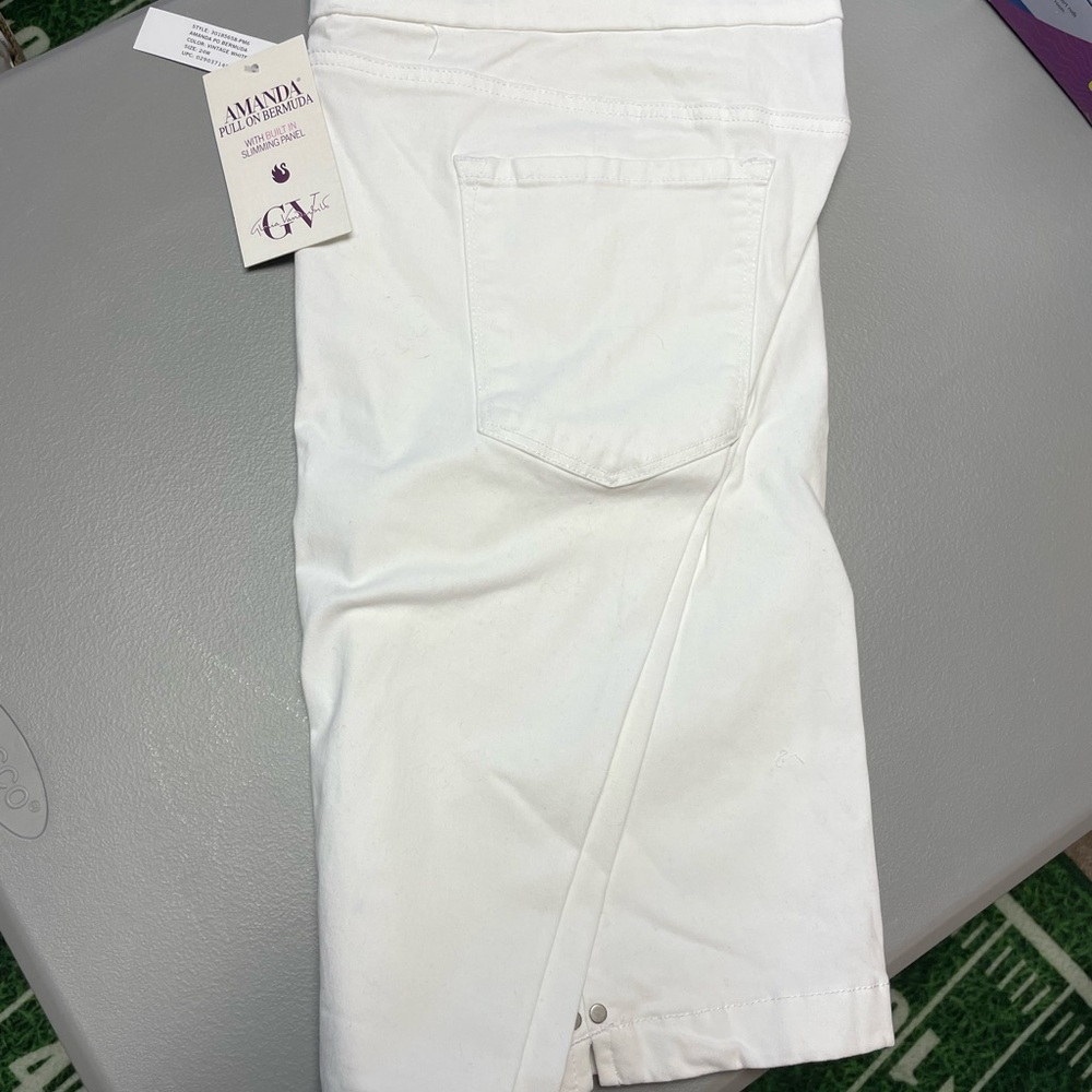 Women’s Plus Size Gloria Vanderbilt White Capris